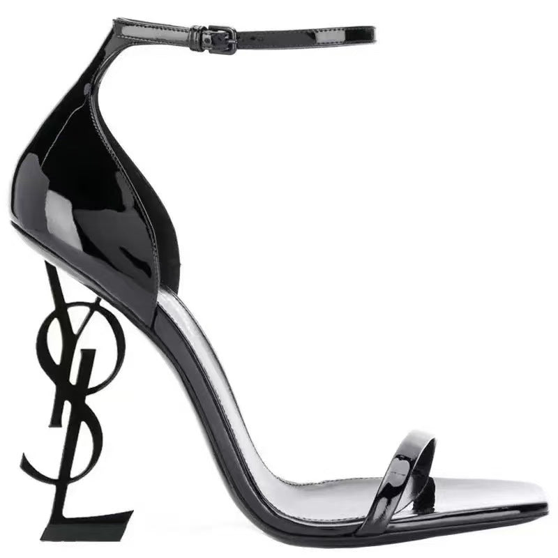 Lumerient footwear