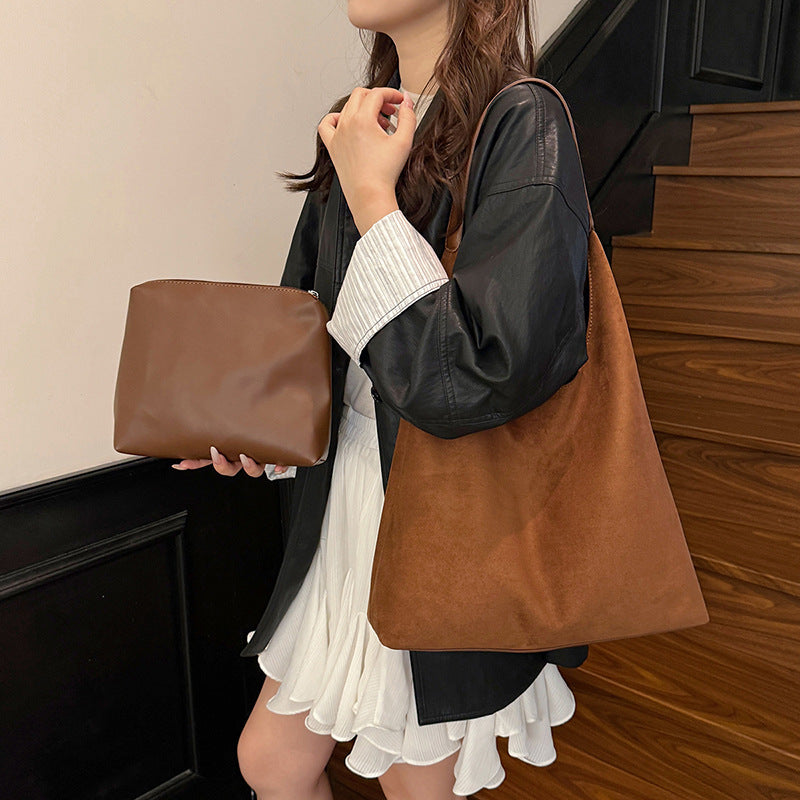 AUREA Shoulder Tote