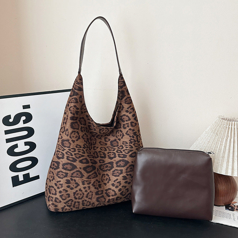 AUREA Shoulder Tote