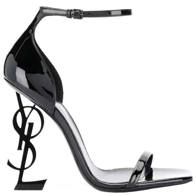Lumerient footwear