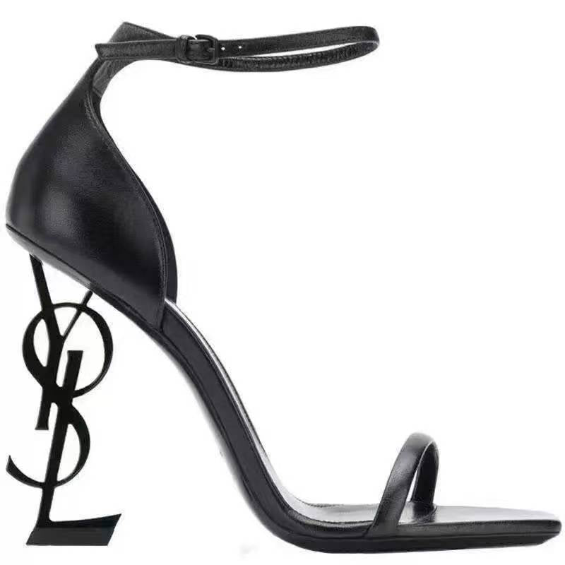 Lumerient footwear